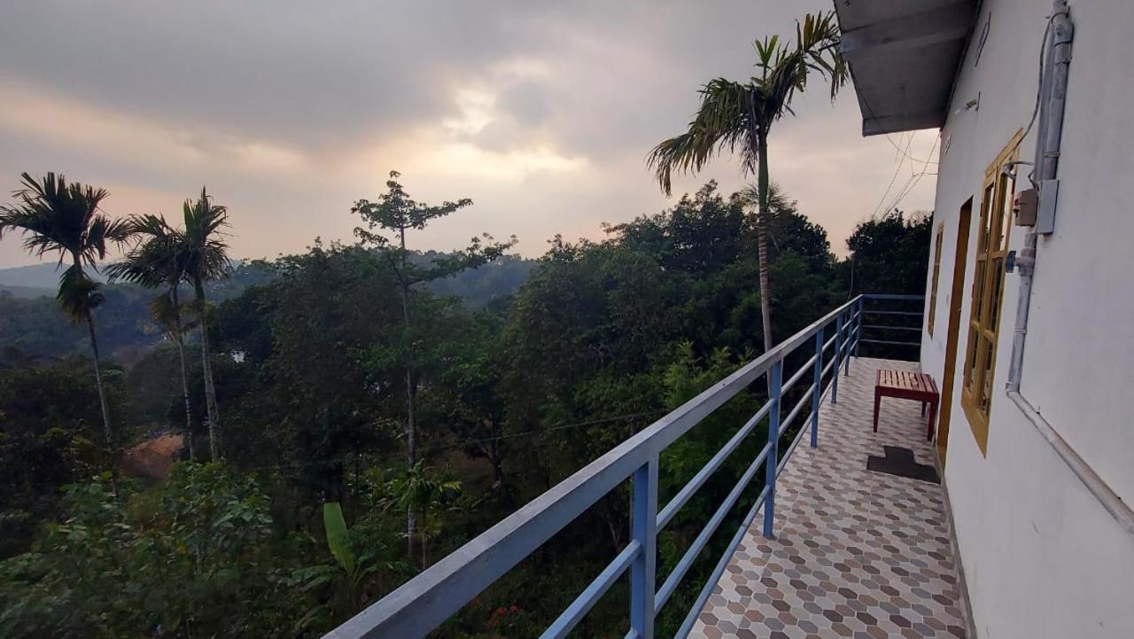 Greenpepperhomestay Munnar Anaviratty Exterior photo